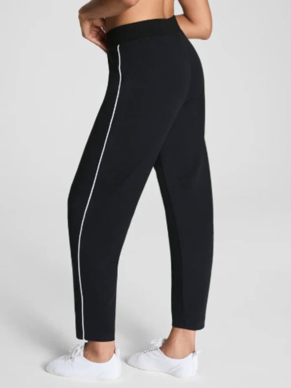 Spanx Airpique Very Black Small Carrot Pants w/ White Piping
